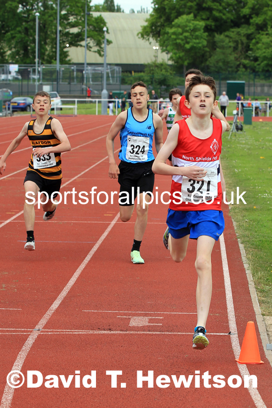 Men and Boys 800 metres, 2022 North Eastern Track and Field Champs., Middlesbrough. David T. Hewitson/Sports for All Pics